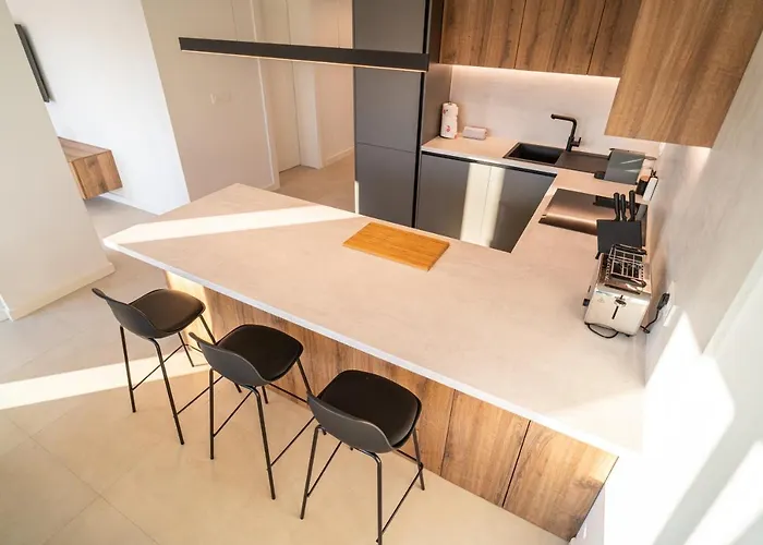 Namiko By Belmont Realty Apartmán *