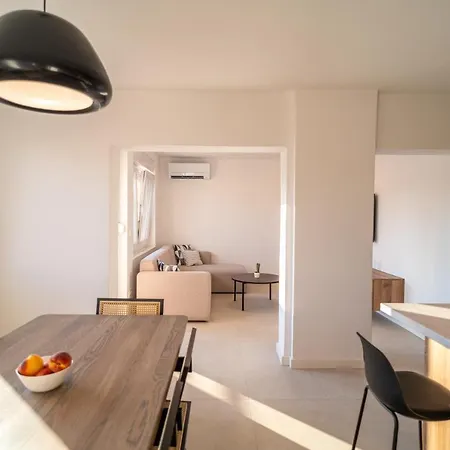 Namiko By Belmont Realty Apartman Zára
